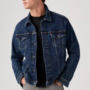 BRAND NEW Levi's Medium Wash Trucker Jacket in Medium